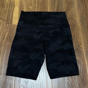Lululemon Wundertrain Biker Short Camo